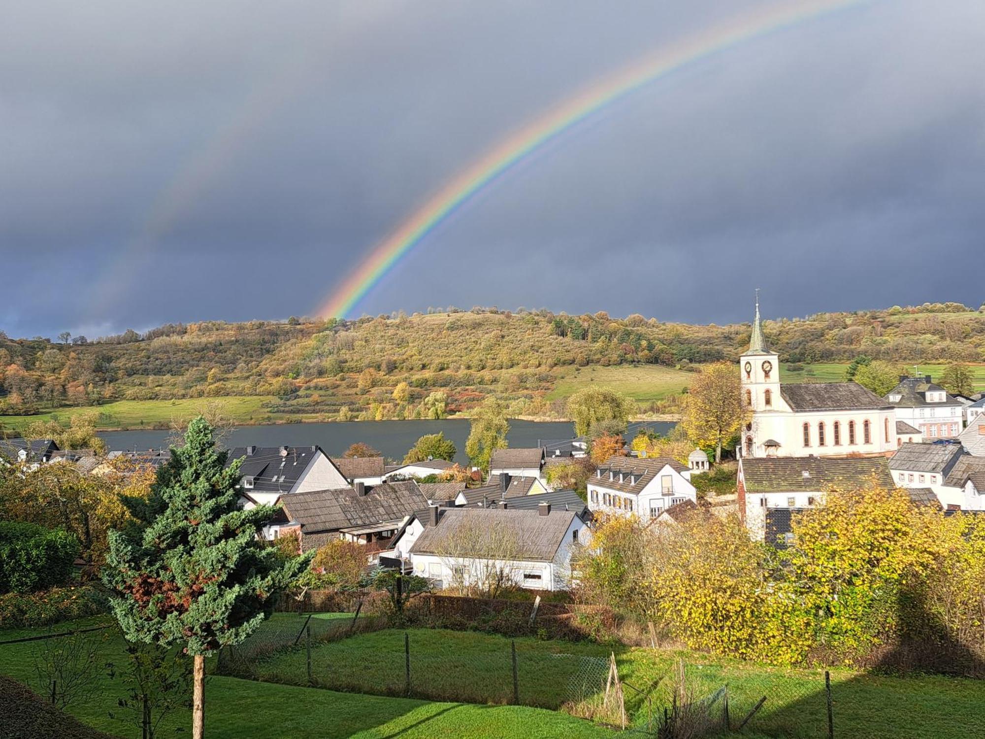 Haus Mit Idyllischem Seeblick Ferienhaus Schalkenmehren
